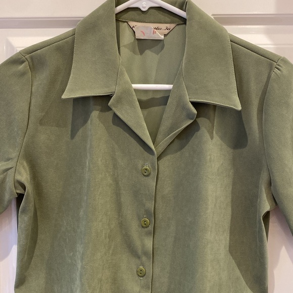 Green Short Sleeve Button Top - Picture 2 of 9